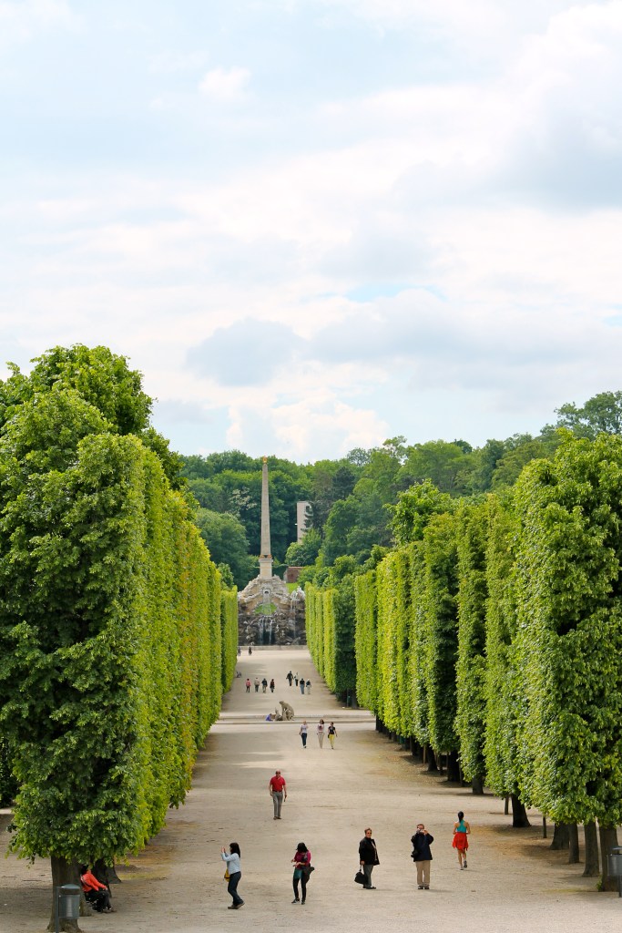 The "gardens" of the palace consisted of four distinct, huge areas, as well as a central garden leading to another buiding, and a giant zoo!