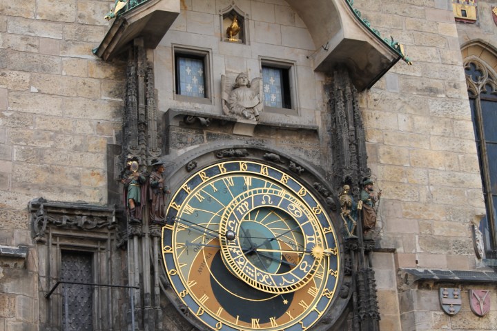 See the doors on top opening?!